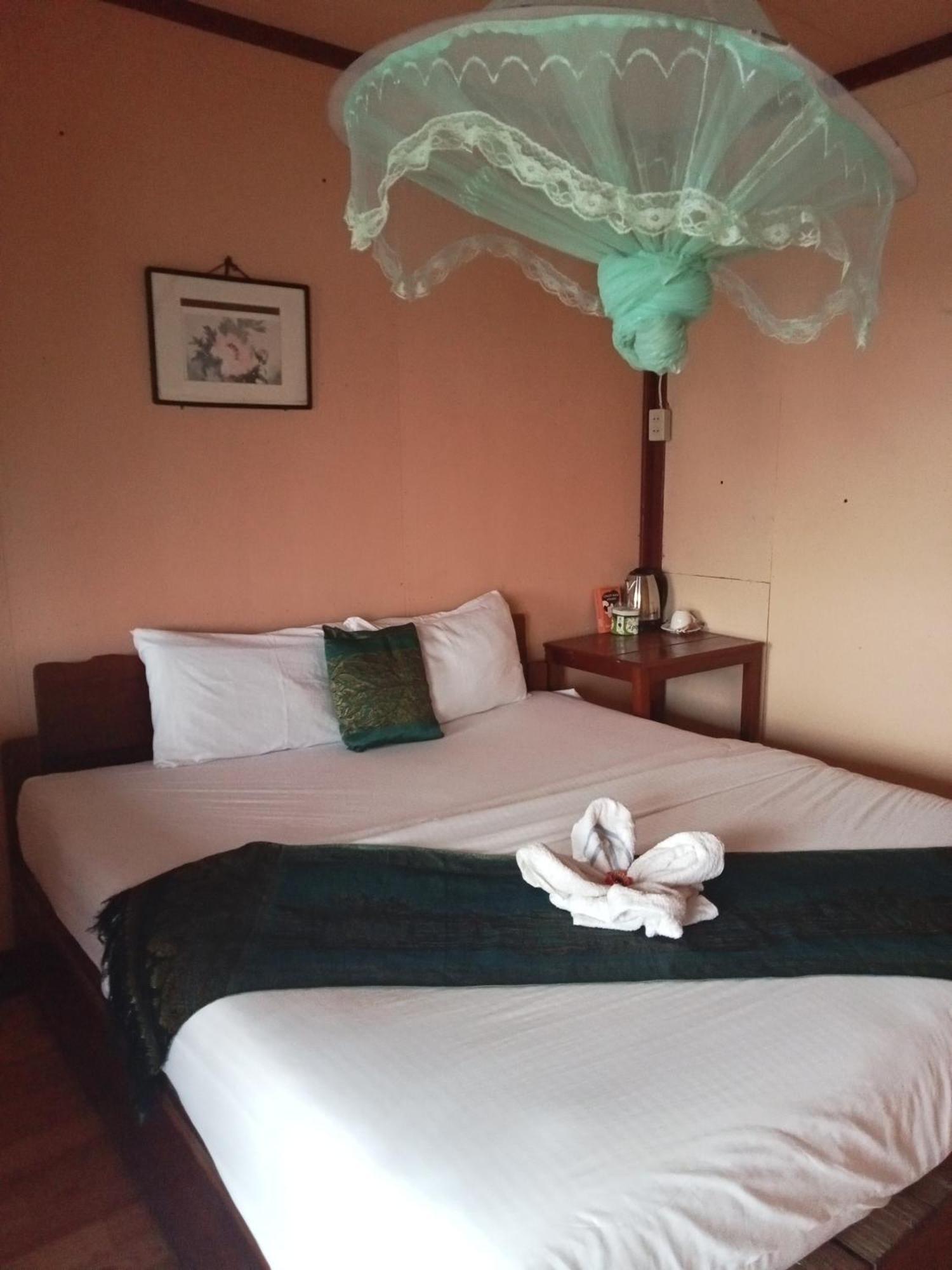 Champa Guesthouse Muang Khong Exterior photo