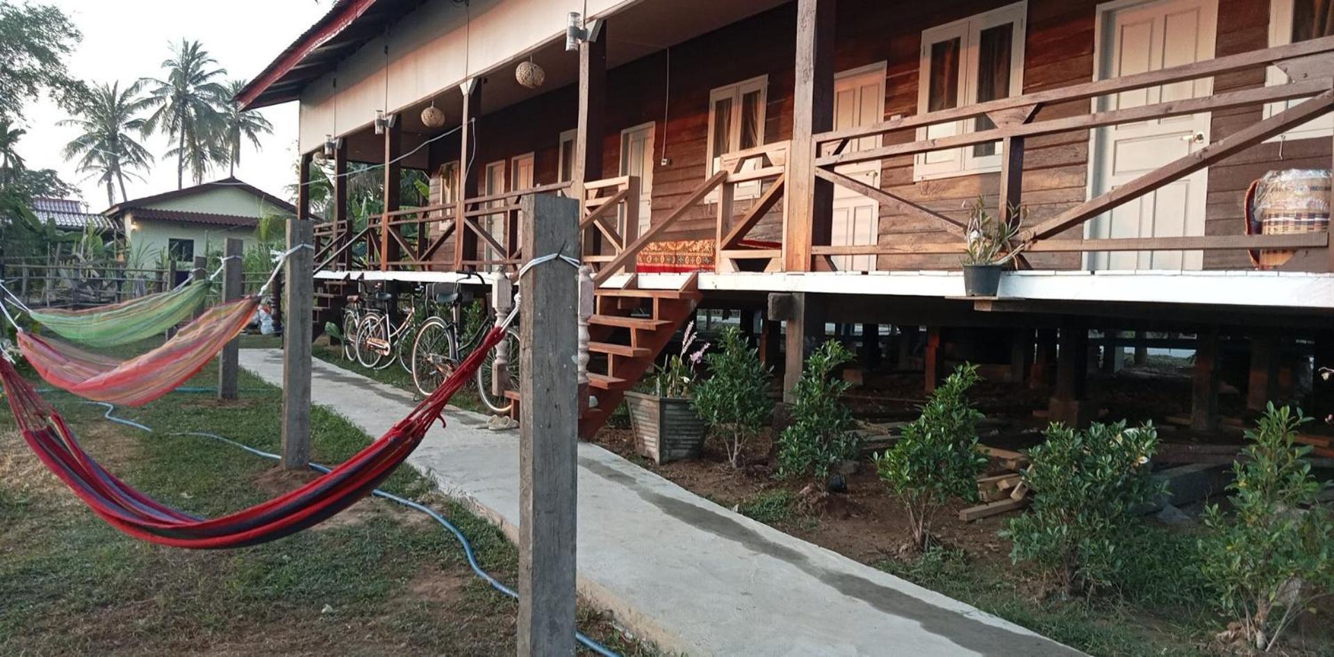 Champa Guesthouse Muang Khong Exterior photo